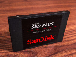 SanDisk SSD Plus 240GB (Modelo: SDSSDA-240G) (7062)