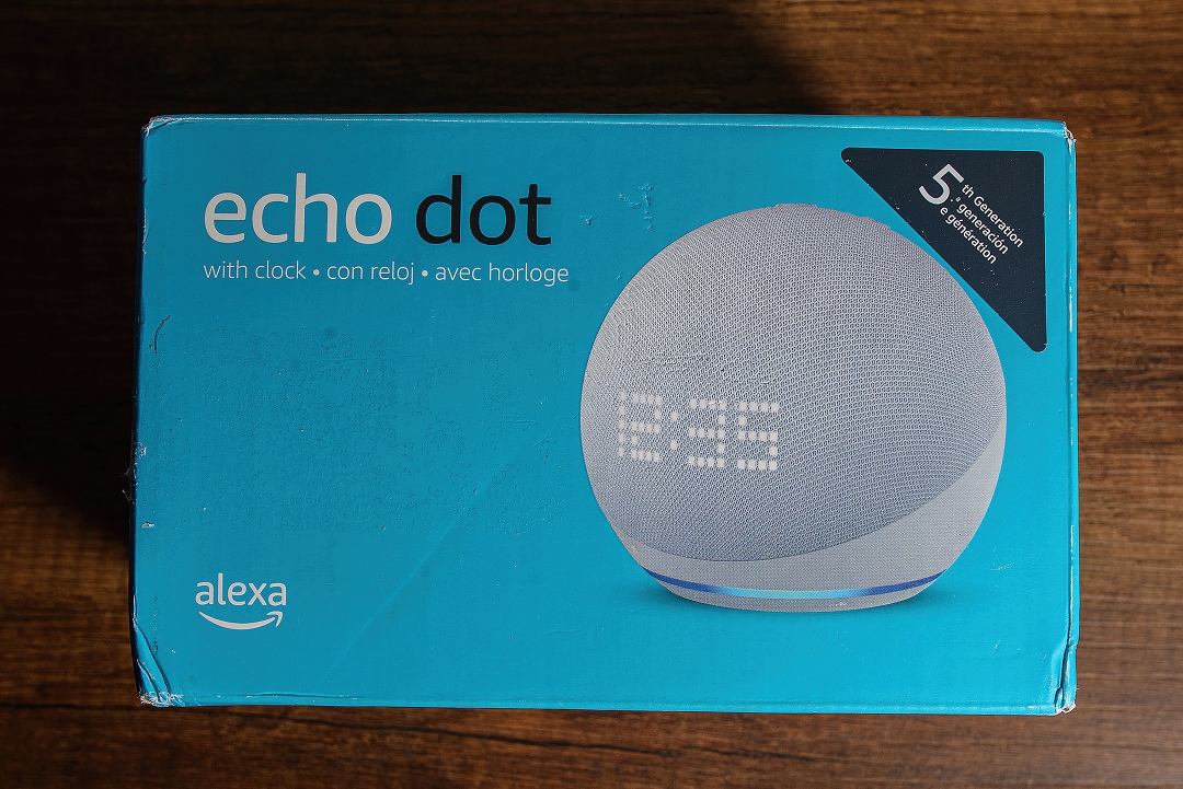 Amazon Echo Dot 5ª Gen | Alexa | Azul claro | Con Reloj LED | Nuevo (06)
