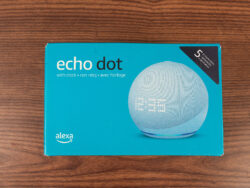 Amazon Echo Dot 5ª Gen | Alexa | Azul claro | Con Reloj LED | Nuevo (7100)