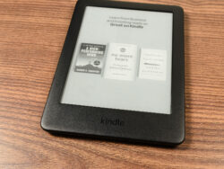 Amazon Kindle (10.ª generación) – 8GB (7126)