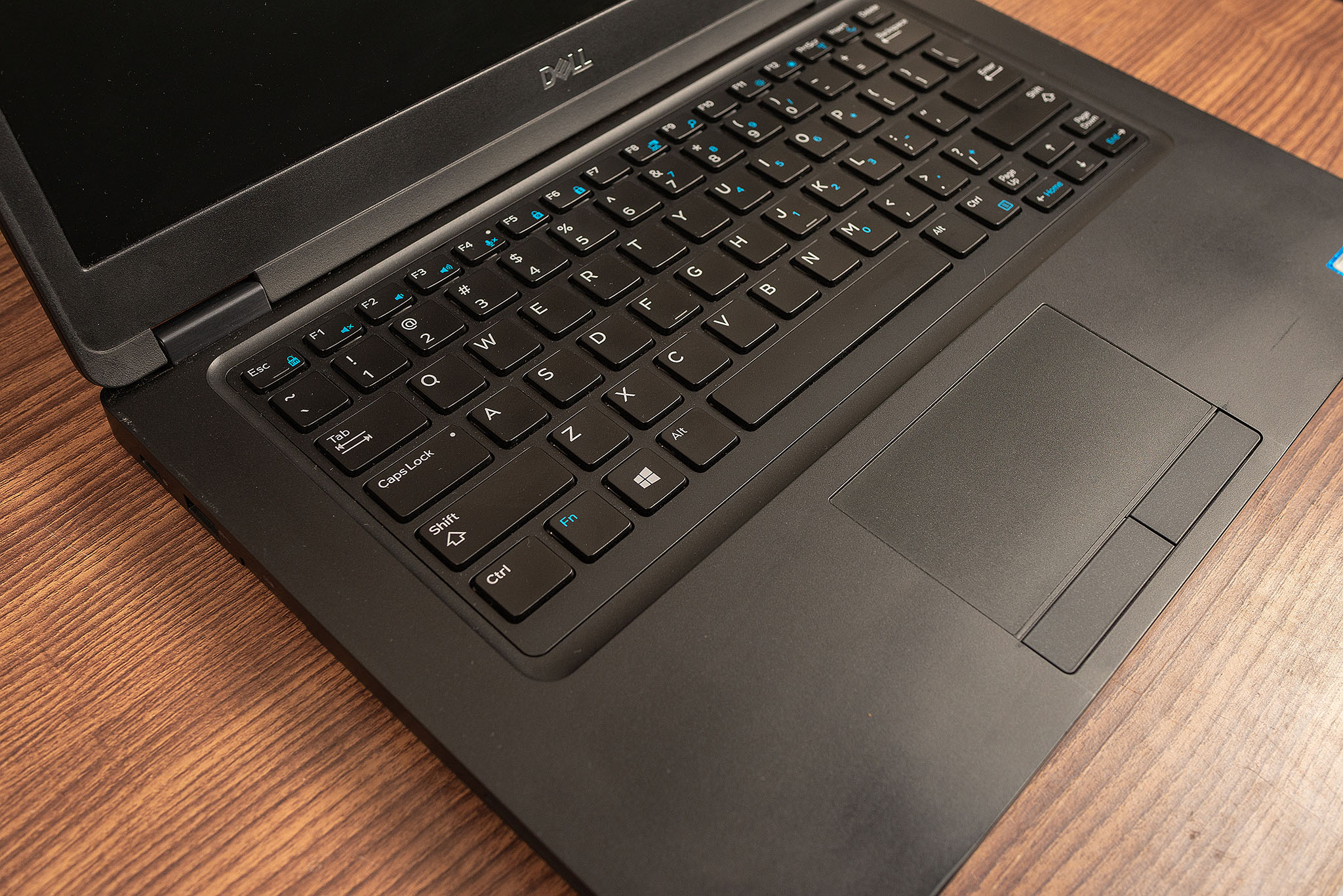 Portátil Dell Latitude 5491 14″ i7-8850H | 12 Núcleos | 8GB RAM | SSD 256GB (7139) - Imagen 7