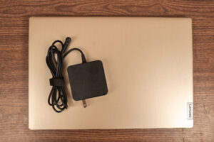 Portátil Lenovo Ideapad 3 14″ - Intel Core i5-10210U - 8 Núcleos - 8GB RAM - SSD 128GB (7127) - 53