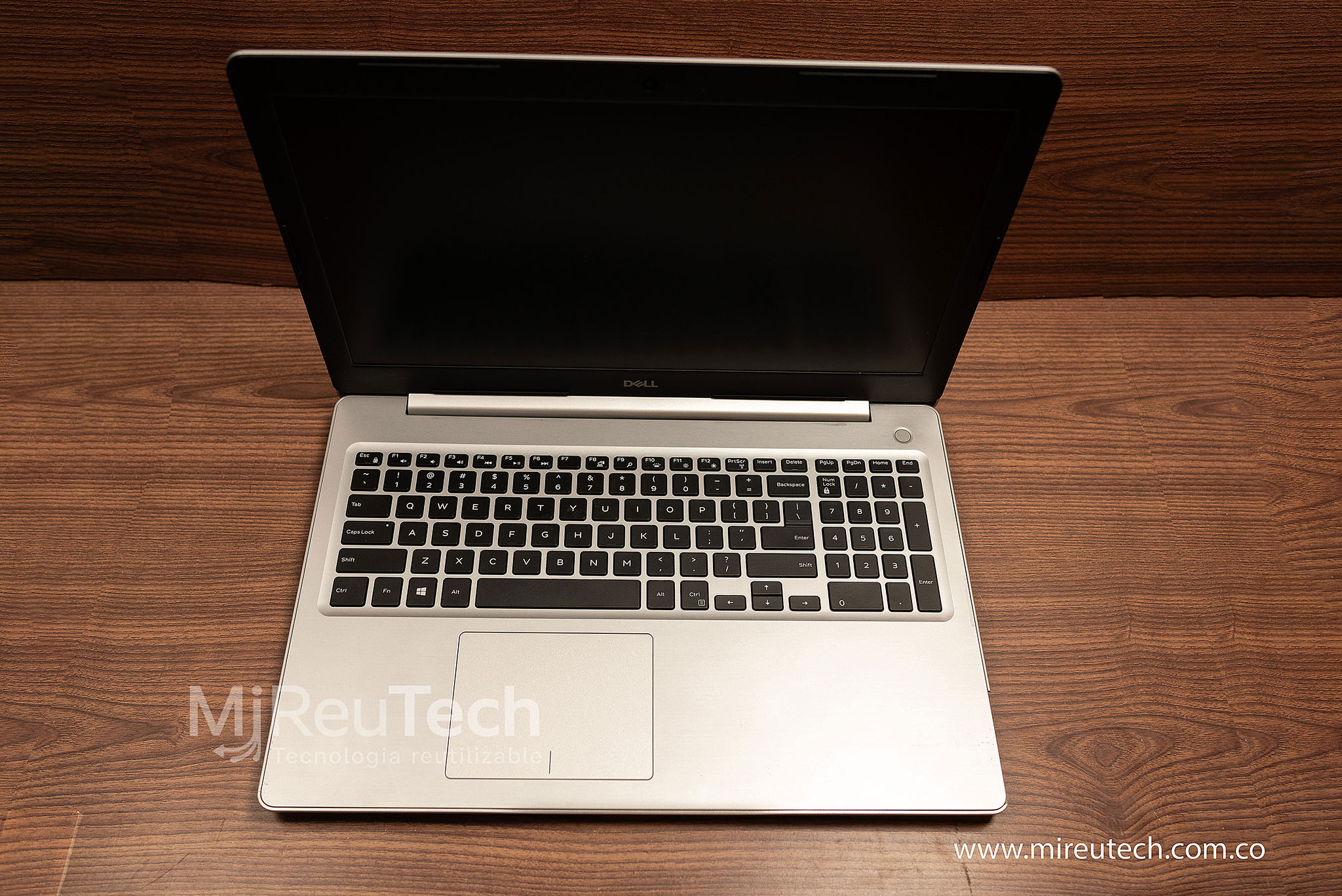 Portátil Dell Inspiron 5570 | Intel Core i7 8550U, | 8 núcleos | 8GB RAM |128GB SSD |15.6" (7182)