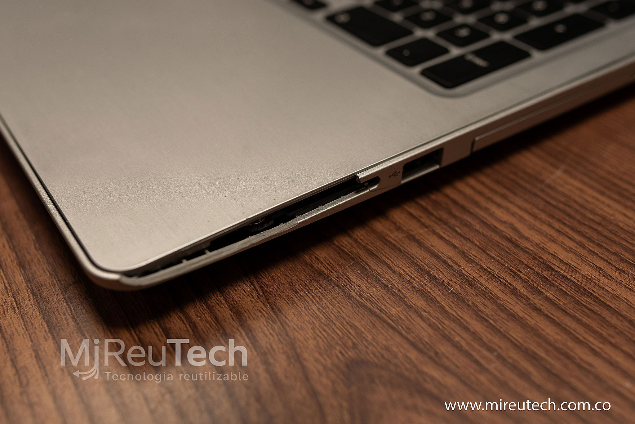 Portátil Dell Inspiron 5570 | Intel Core i7 8550U, | 8 núcleos | 8GB RAM |128GB SSD |15.6" (7182) - Imagen 5