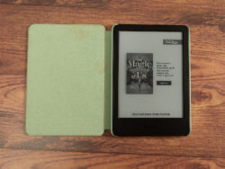 Amazon Kindle 11ª Generación 16GB | Pantalla E-Ink de 6” | Incluye Funda Original (7243)