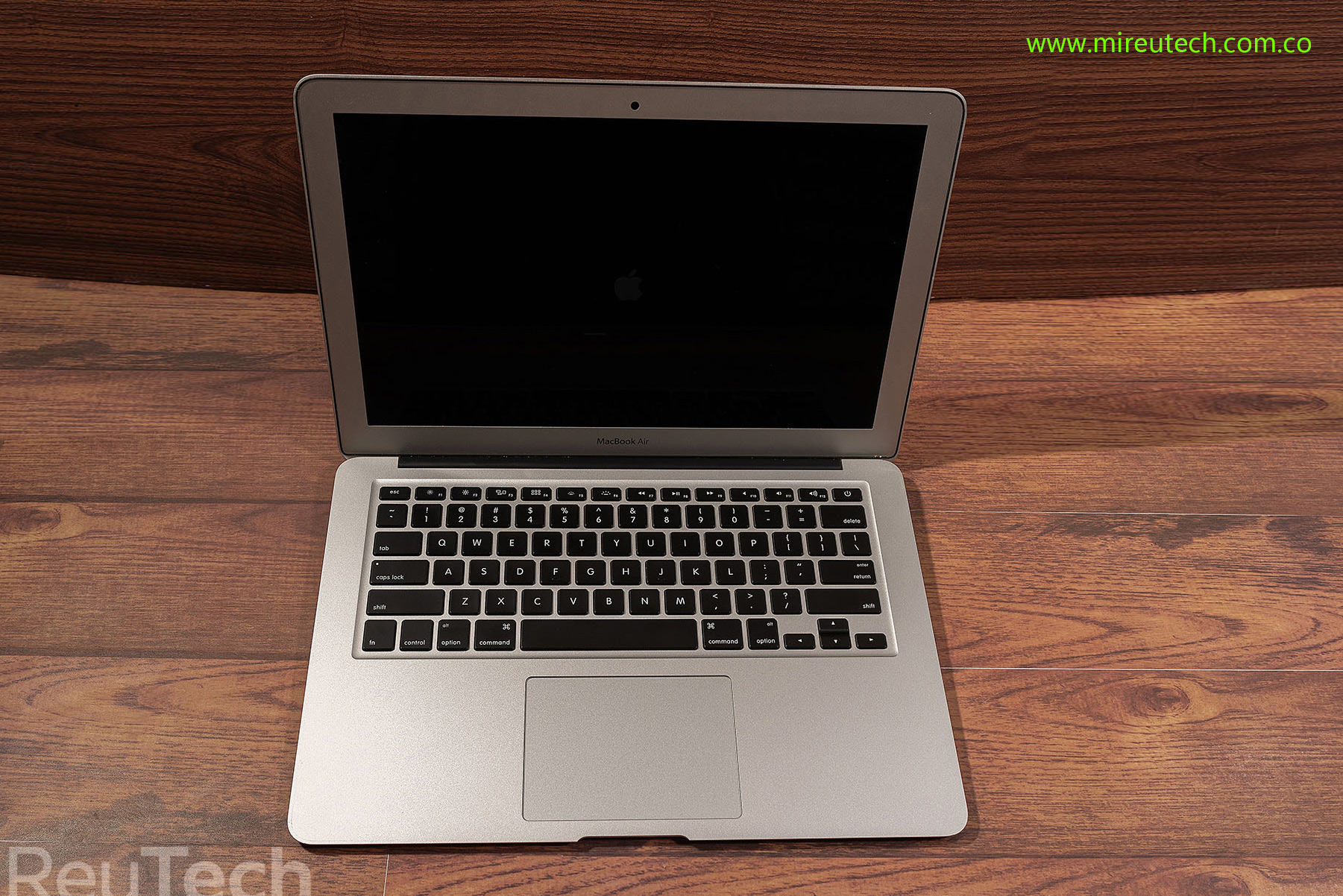 apple-macbook-air-13-7237