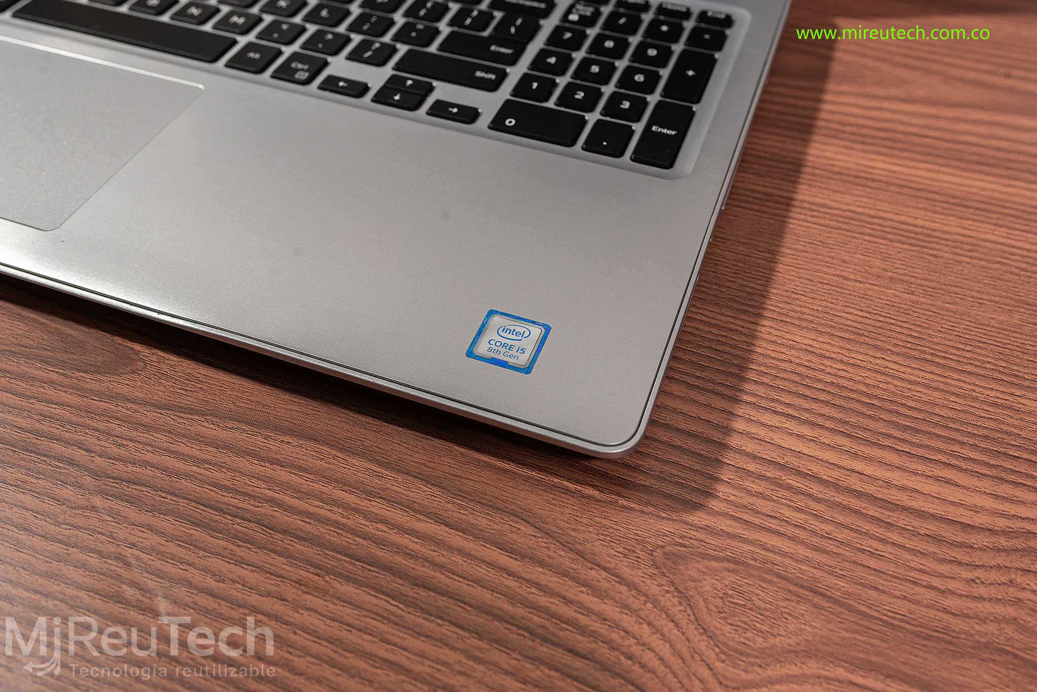 Portátil Dell Inspiron 5570 | Intel Core i5 8ª Gen | 8GB RAM | SSD 112GB (7284) - Imagen 4