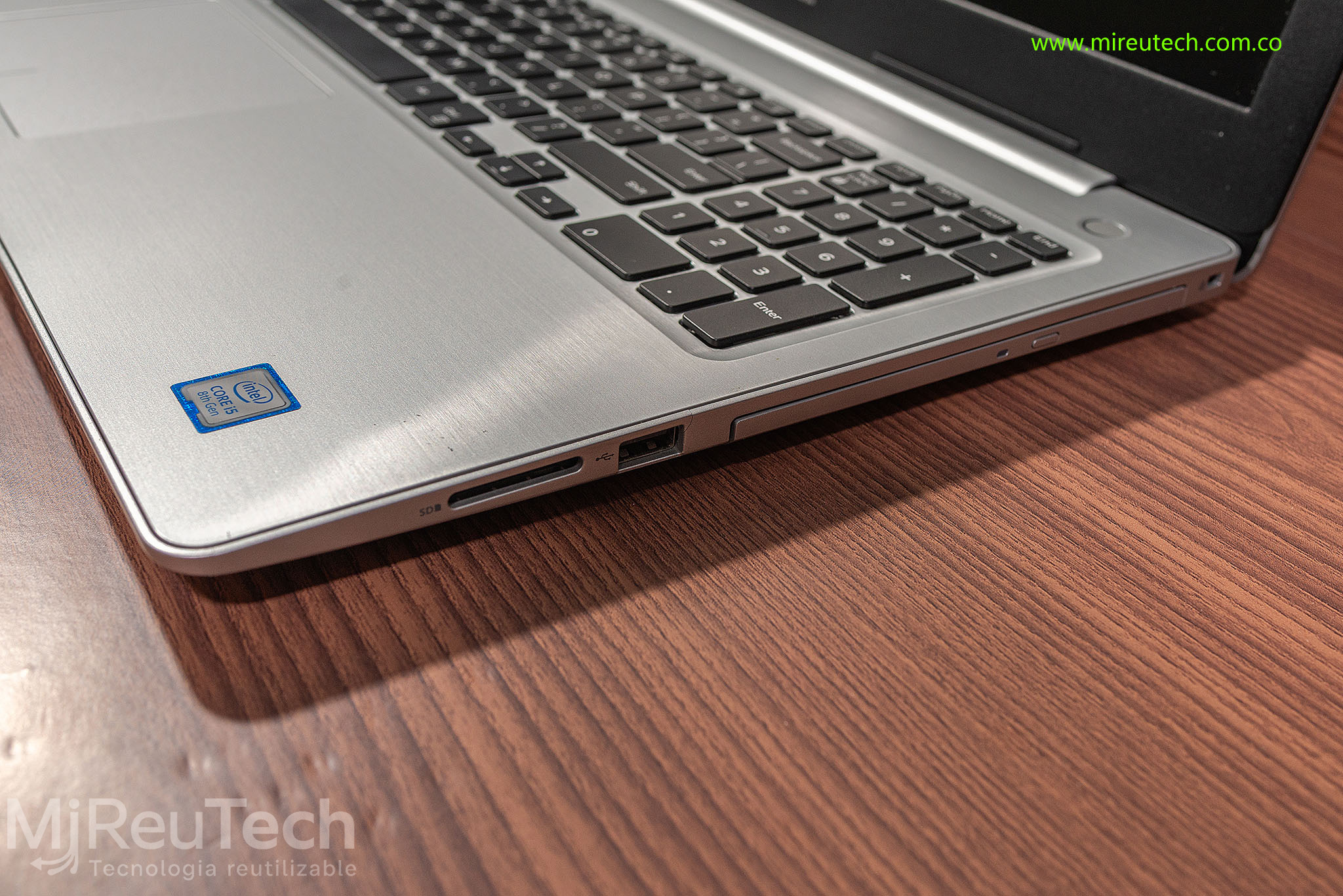 Portátil Dell Inspiron 5570 | Intel Core i5 8ª Gen | 8GB RAM | SSD 112GB (7284) - Imagen 6