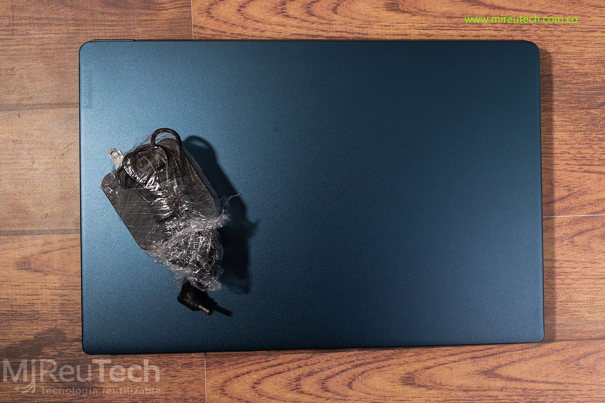 Portátil Lenovo IdeaPad 330S | Intel Core i3-8130U | 8GB RAM | SSD 128GB | 15.6" (7260) - Imagen 2