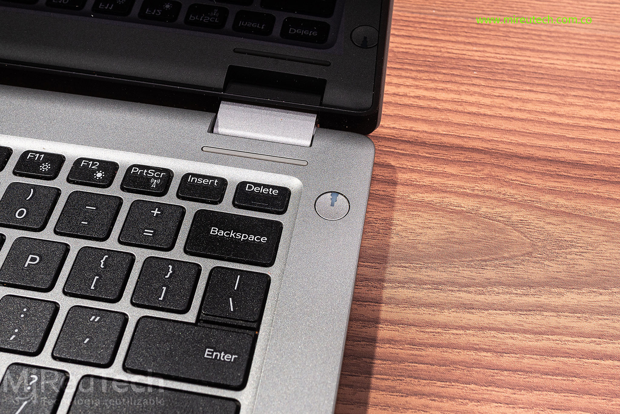 Portátil Dell Latitude 3310 2-en-1 Táctil | Core i5 8ª Gen | 16GB RAM | SSD 256GB (7294) - Imagen 7